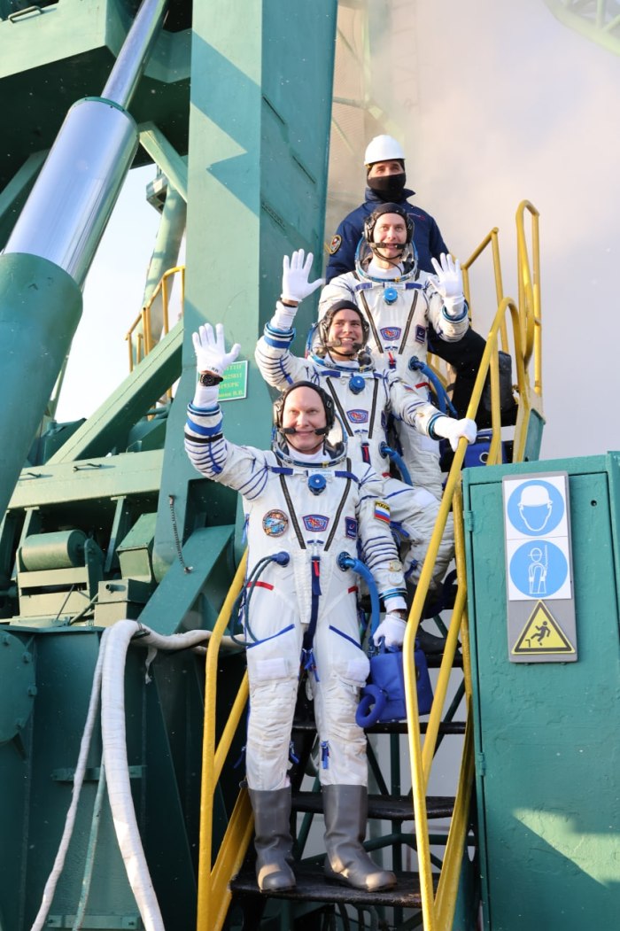 Космонавты на МКС