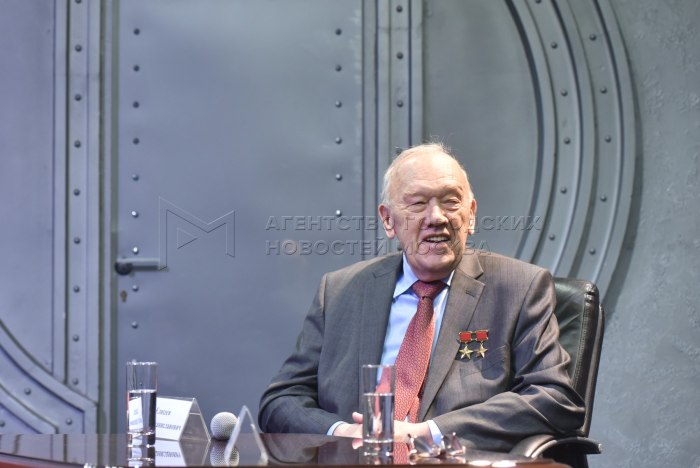 Елисеев космонавт