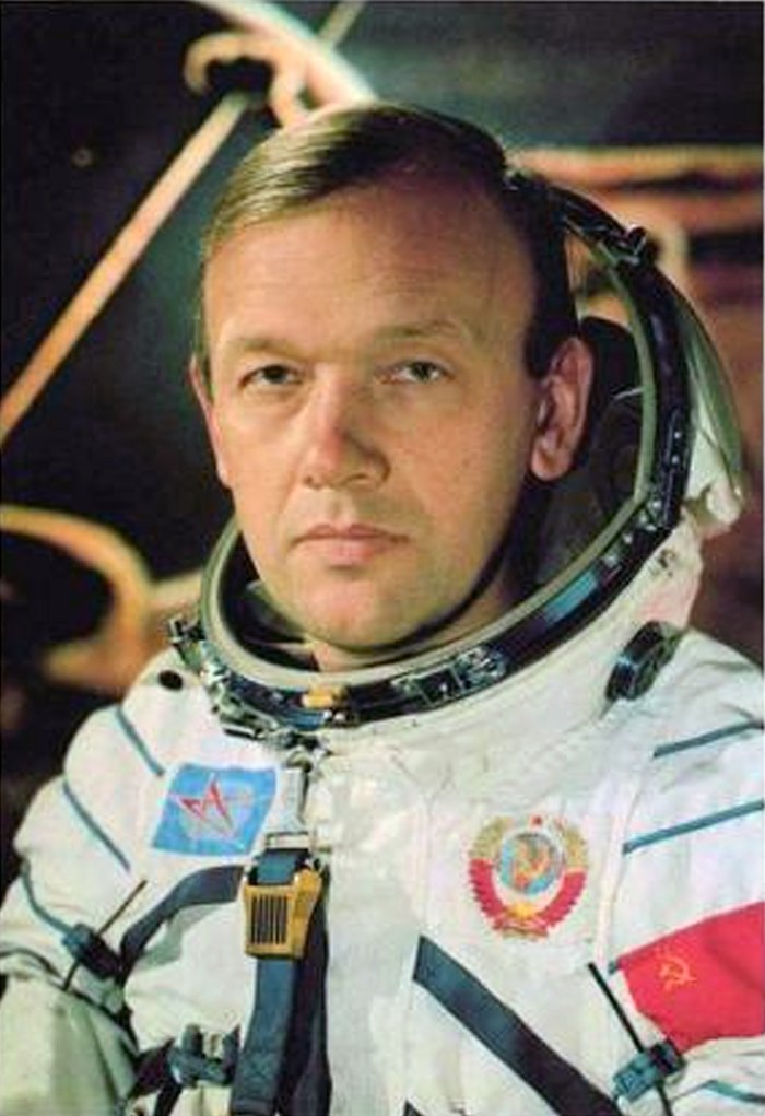 Елисеев Алексей Станиславович летчик космонавт
