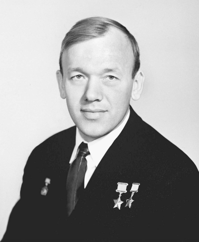 Космонавт Елисе́ев Алексей Станиславович