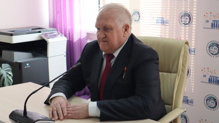 Виктор Афанасьев Муса Манаров