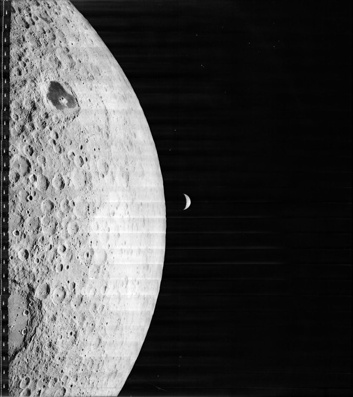 Лунар-Орбитер" (Lunar Orbiter)