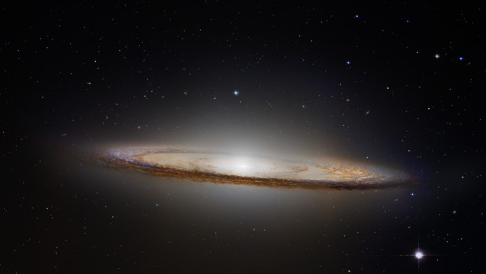 Галактика Веретено NGC 5866