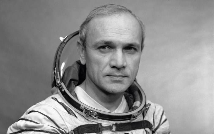 Космонавт березовой автограф