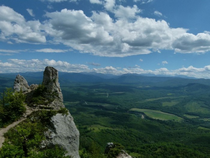 Скала чертов палец Адыгея