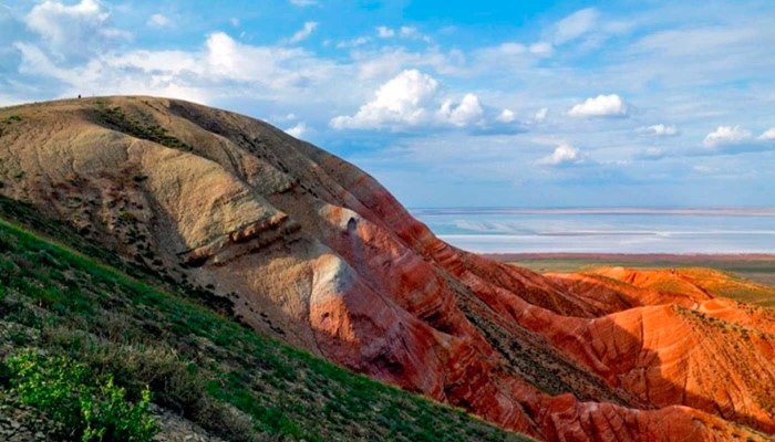 Гора большое Богдо в Астраханской области