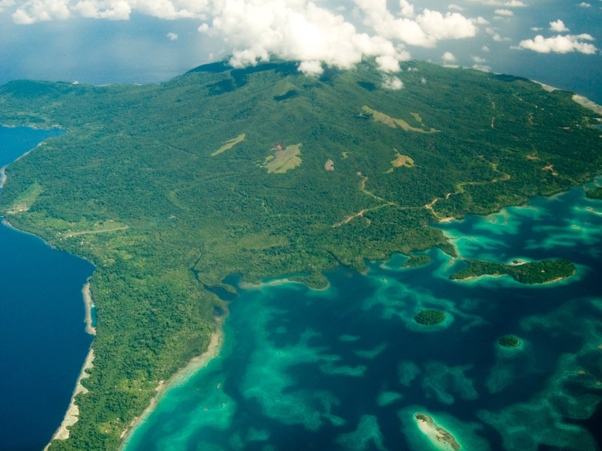 Запишите острова тихого океана. Остров Тетепаре. Соломоновы острова. Marovo Lagoon Соломоновы острова. Соломоновы острова рельеф.