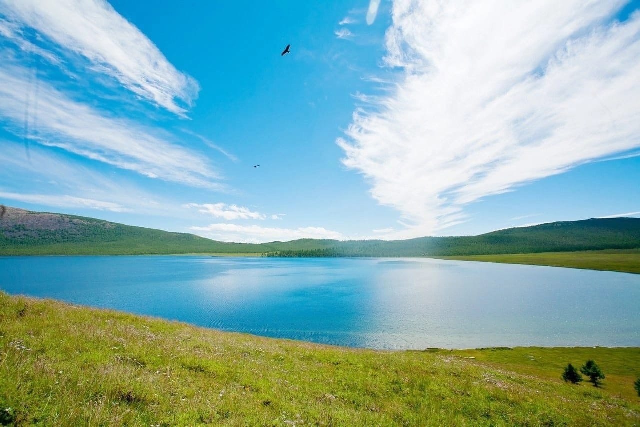Сут хол. Озеро сут-Холь Республика Тыва. Озеро маны Холь Тыва. Чагытай озеро в Туве.