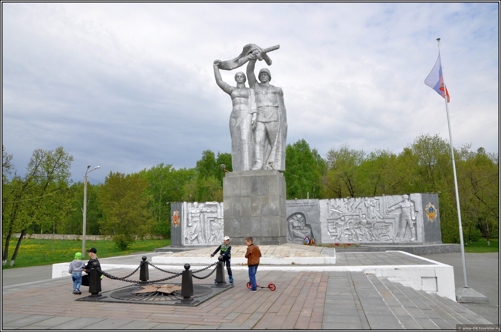 Березовский екатеринбург. Березовский город. Берёзовский (город, Свердловская область). Урал город Березовский. Памятник в парке Победы Березовский Свердловской области рисунок.