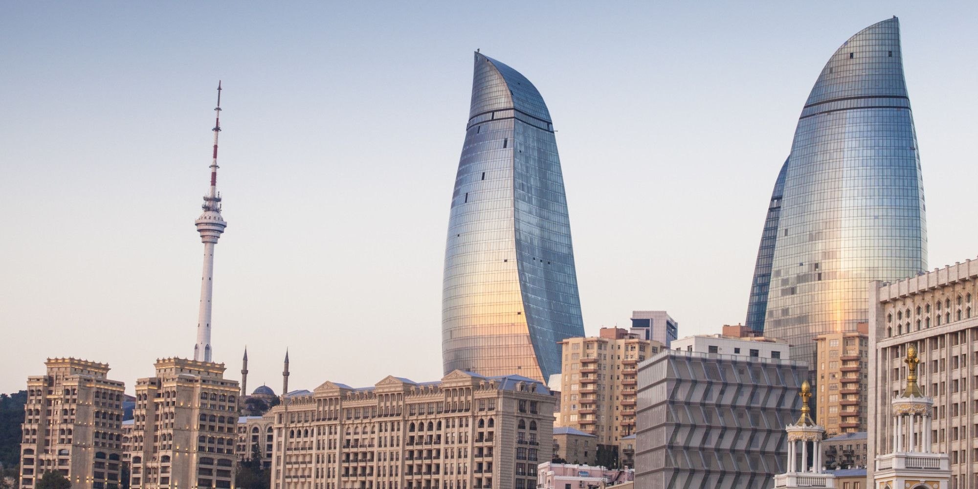 Три башни. Азейбарджан Тауэр. Capital Towers Baku. Самая высокая башня в Азербайджане. Баку знаменитые высотки.