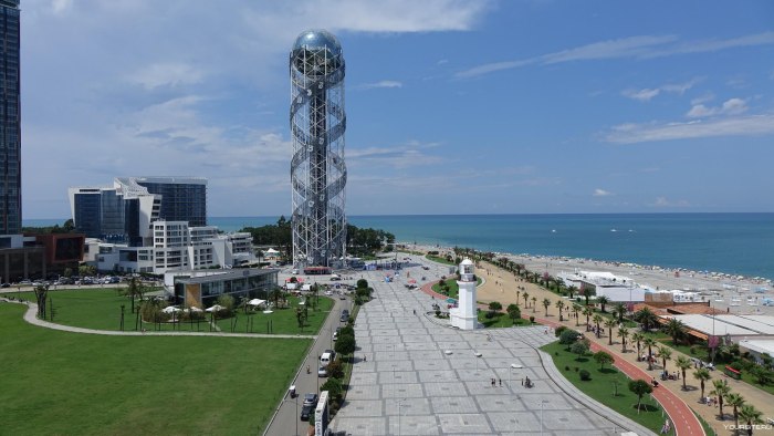 Пляж Квариати в Батуми
