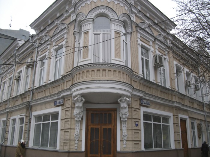 • Дом Тюриных (ул. Никитинская,22).