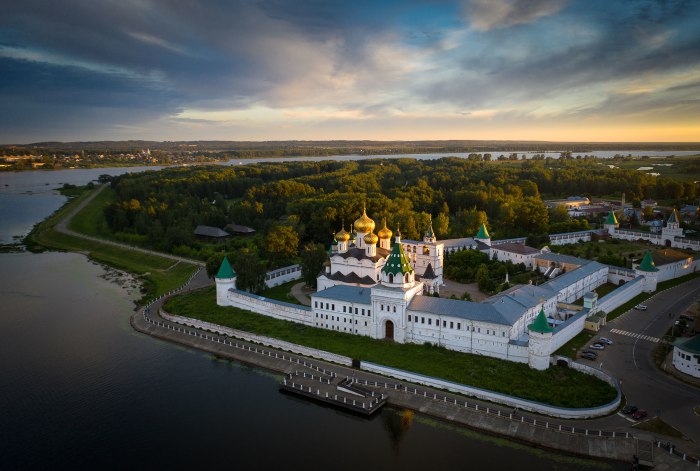 Ипатьевский монастырь Кострома