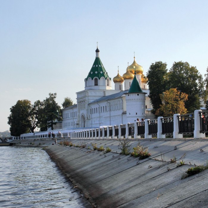 Кострома Кремль фото 2022