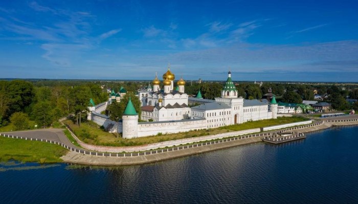 Ипатьевский монастырь Кострома 2022 фото