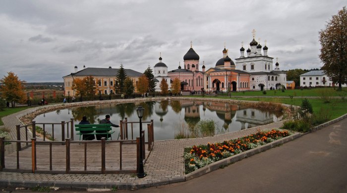 Памятники в городе Чехове про войну