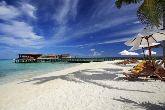 Centara ras Fushi Maldives