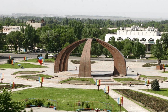 Парк города Бишкек Кыргызстан