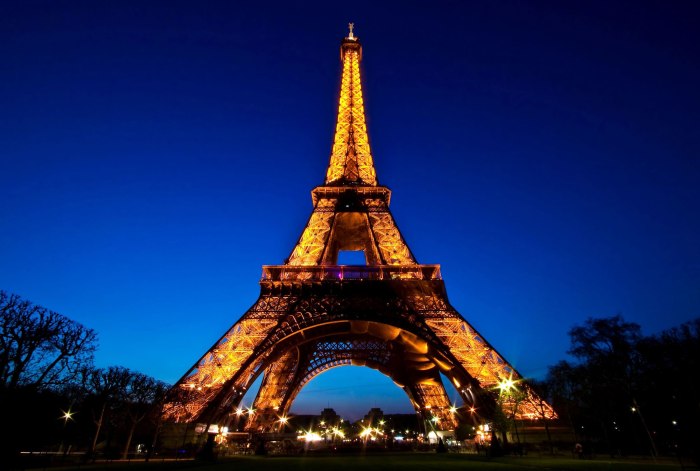 Эйфелева башня (la Tour Eiffel)
