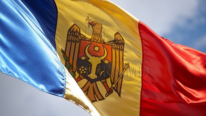 Национальный флаг Молдавии