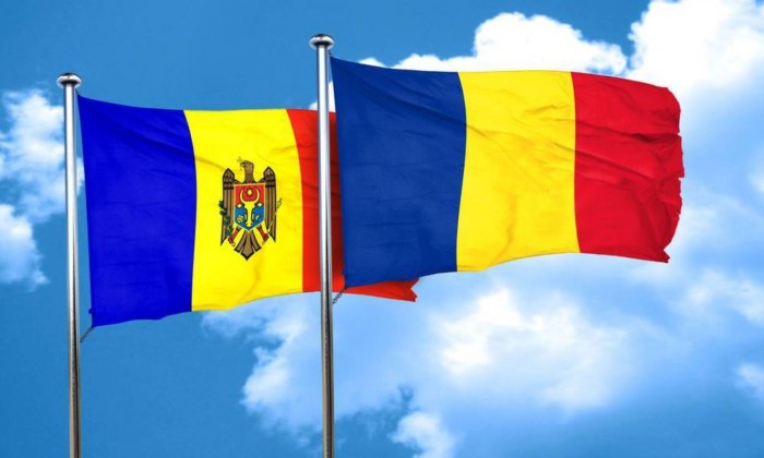 Флаг Румынии и флаг Молдовы