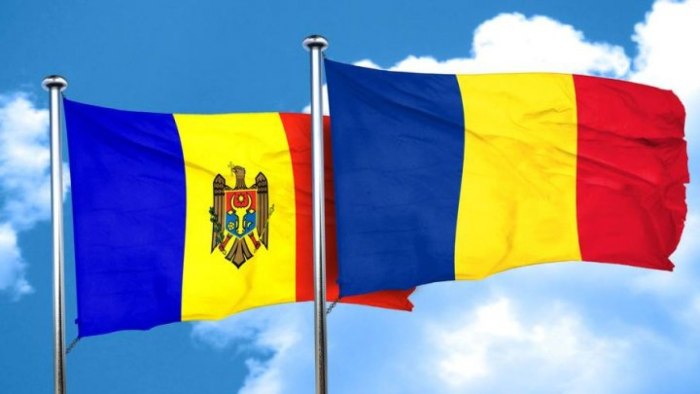 Флаг Румынии и флаг Молдовы