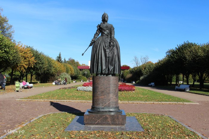Памятник Екатерине 2 в Царском селе