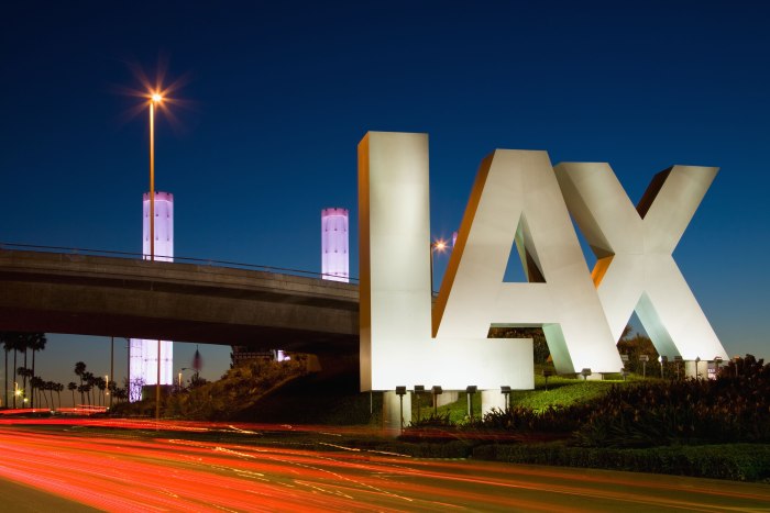 LAX Лос-Анджелес Интернешнл