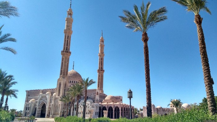 Памятник в Шарм Эль Шейхе