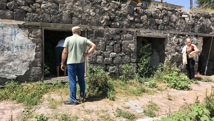 Никол Пашинян и эстоние