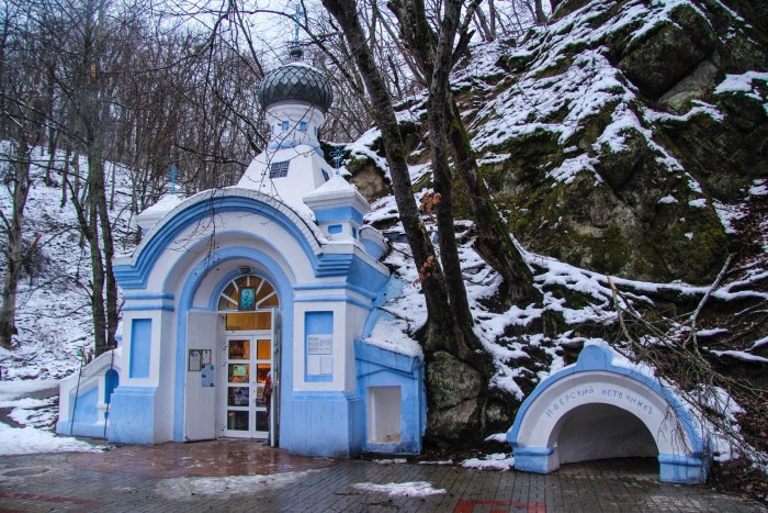 Иверской часовне горячий ключ