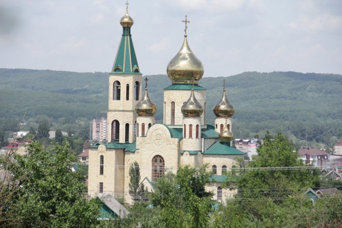 Церковь Троицы Живоначальной горячий ключ
