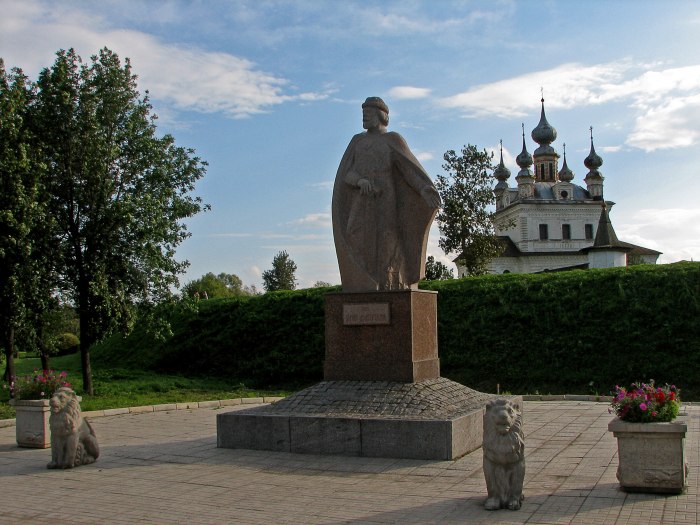 Памятник Юрию Долгорукому Юрьев-польский Владимирская область