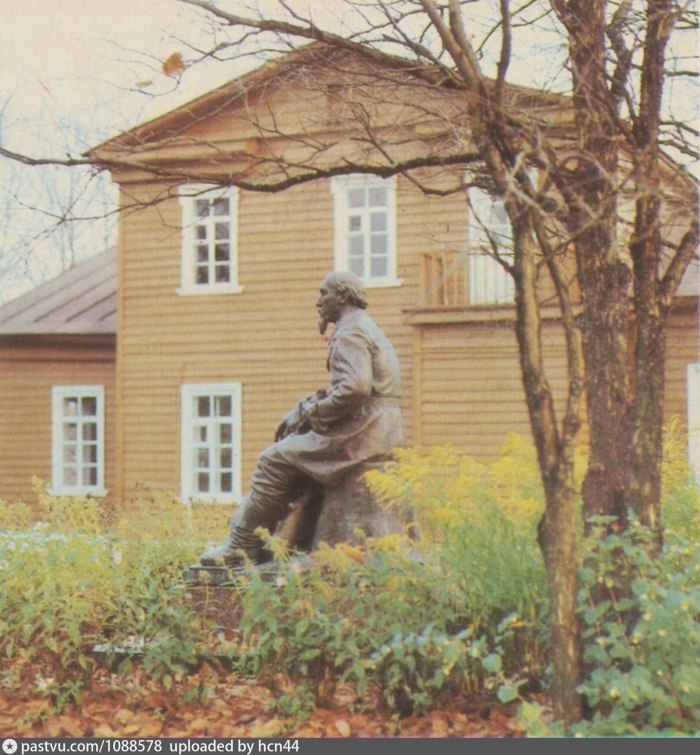 Музей-квартира Некрасова в Санкт-Петербурге