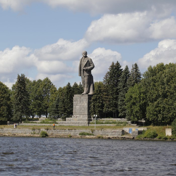 Дубна достопримечательности летом
