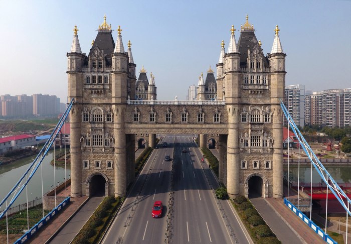 Тауэр и Тауэрский мост