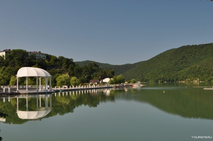 Абрау Дюрсо село