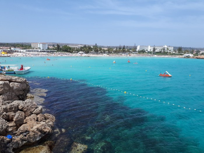 Пляж на Кипре Paphos