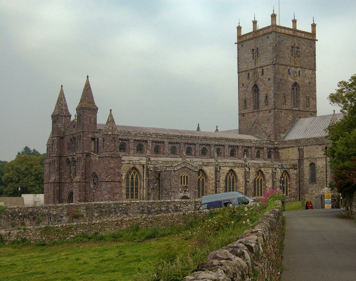 Замок Кардифф (Cardiff Castle)