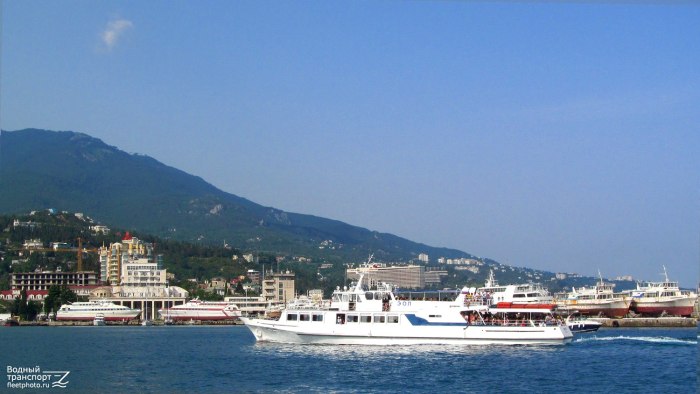 Порт Ялта 2001