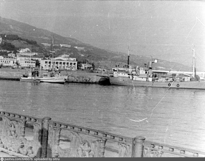 Грузовой порт Ялта 1970 год