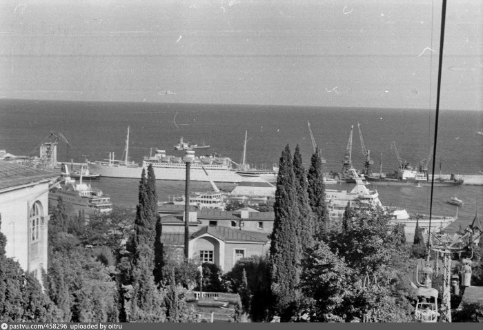 Порт Ялта 2000