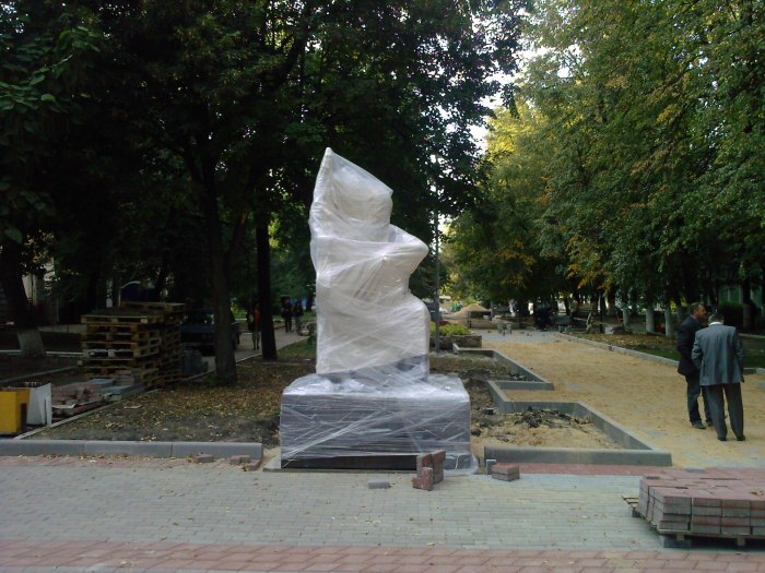 Памятник Владимиру Высоцкому. Ростов