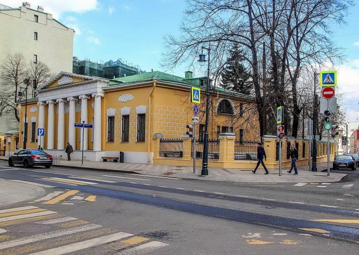 Внутренний двор Пречистенка 13