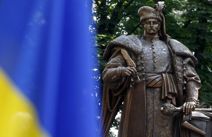 Памятник Мазепе в Батурине