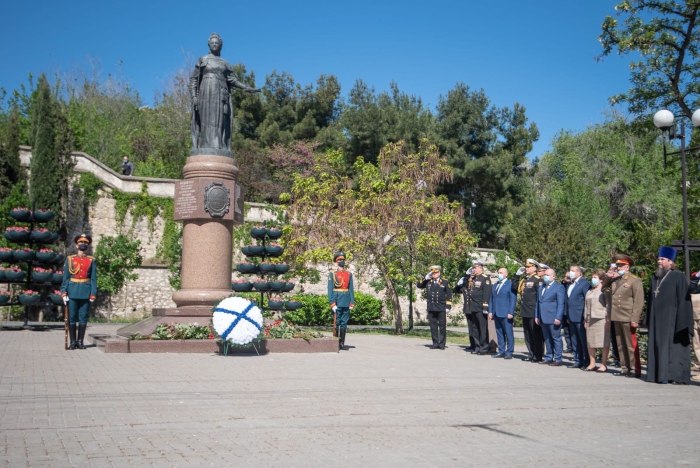 Малахов Курган Севастополь памятник Корнилову