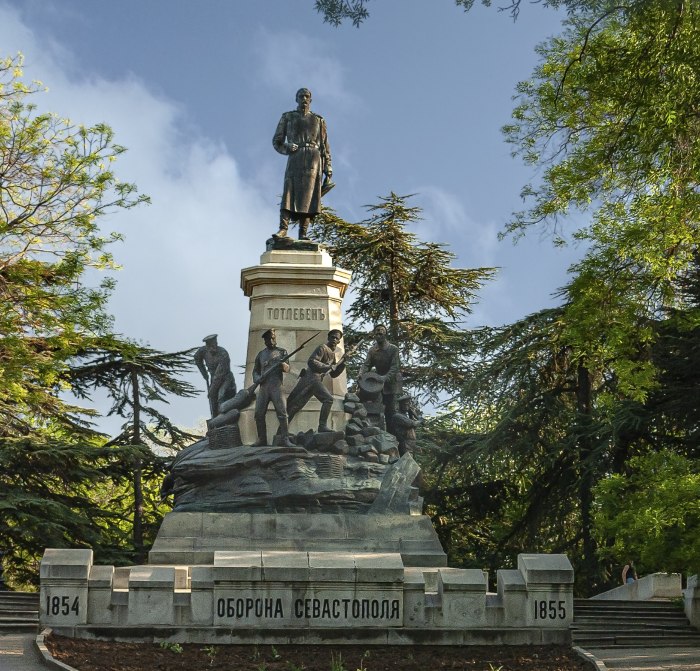 Памятник Екатерине 2 в Севастополе