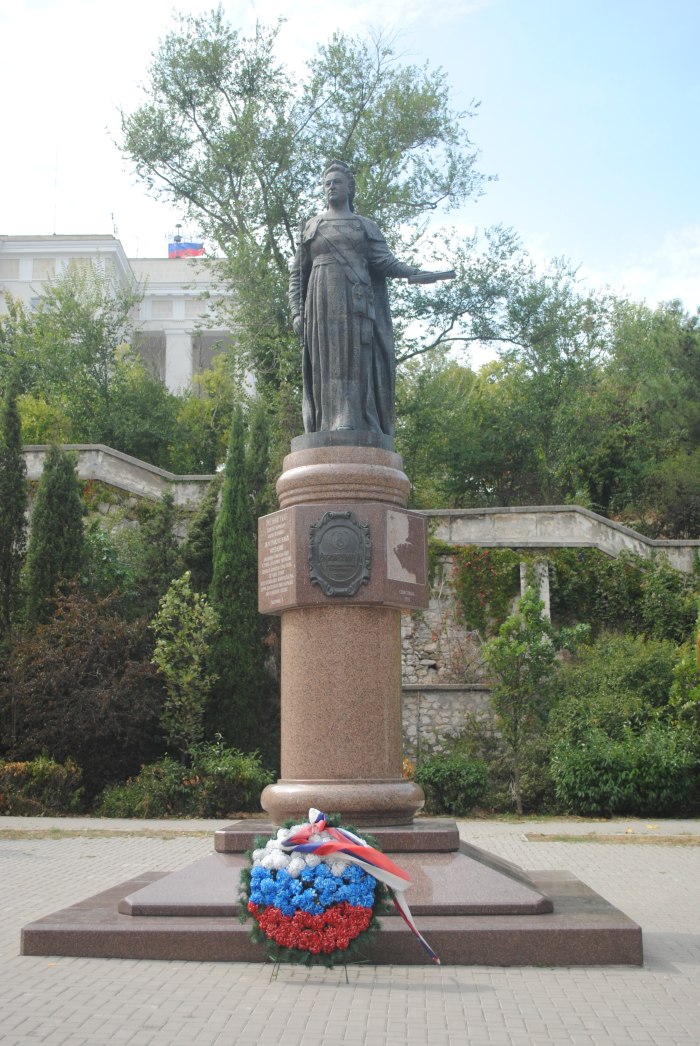 Памятник Екатерине 2 в Севастополе