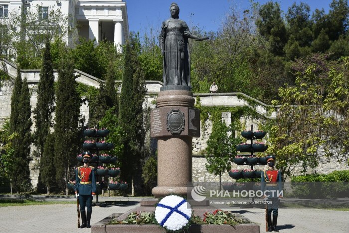 Памятник Екатерине 2 в Херсоне