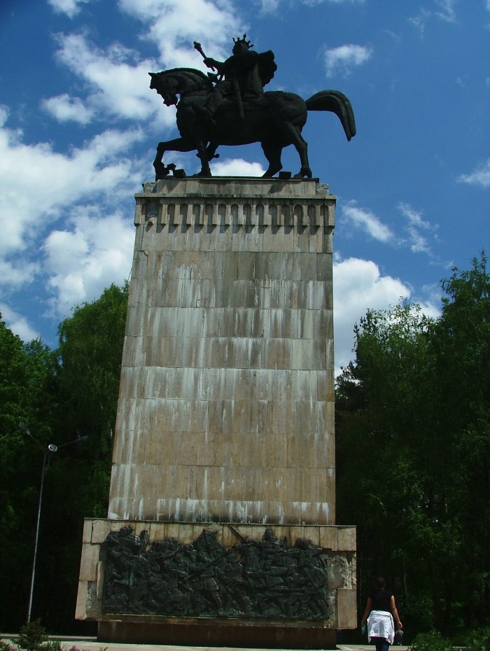 Monumentul Ștefan cel mare in Chishinau strada уыеу фьздфыфе